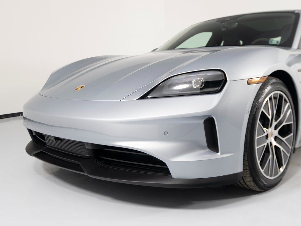 2026 Porsche Taycan Base - Photo 36