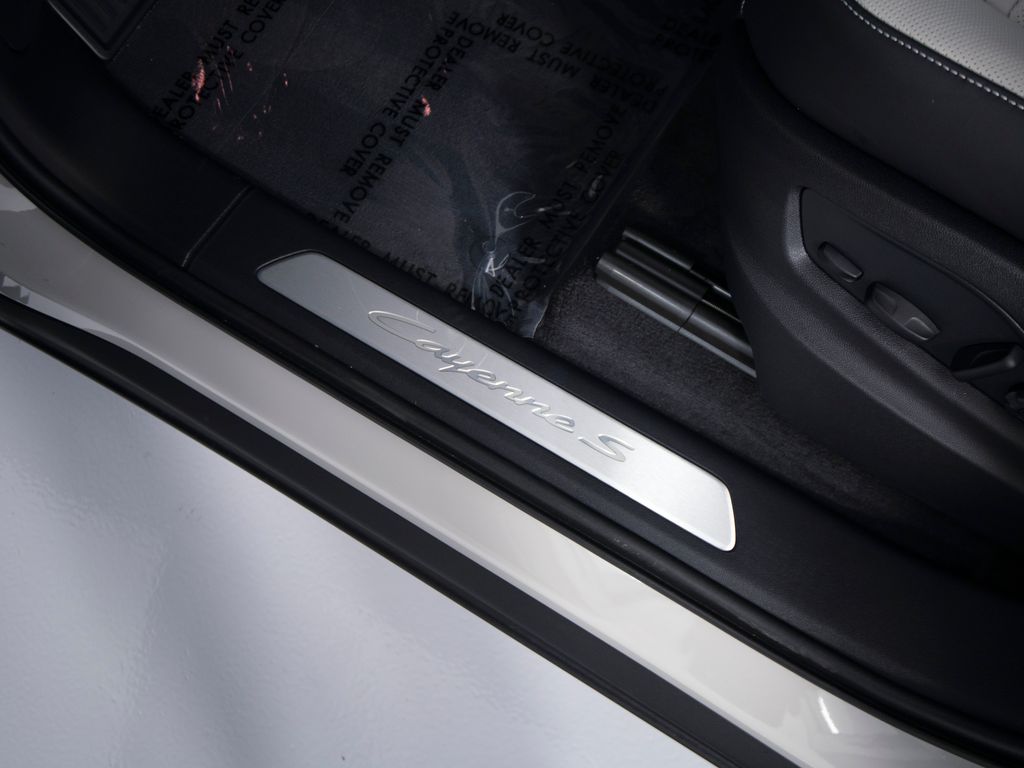 2026 Porsche Cayenne Coup S E-Hybrid - Photo 19