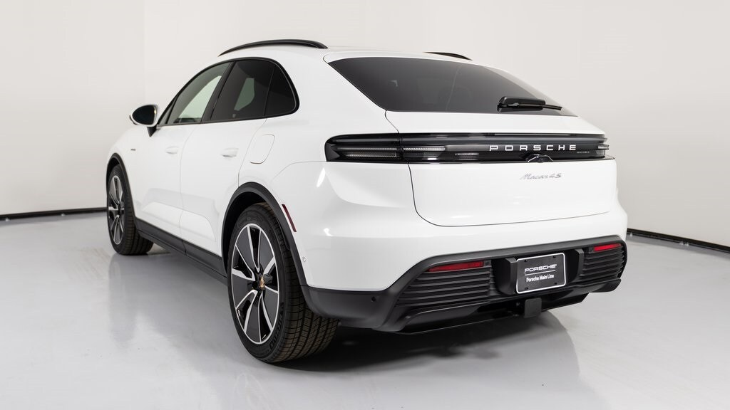2025 Porsche Macan Electric photo 3