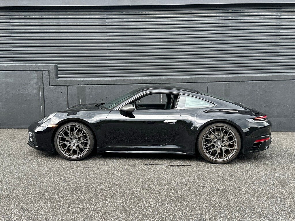 2024 Porsche 911 T photo 2