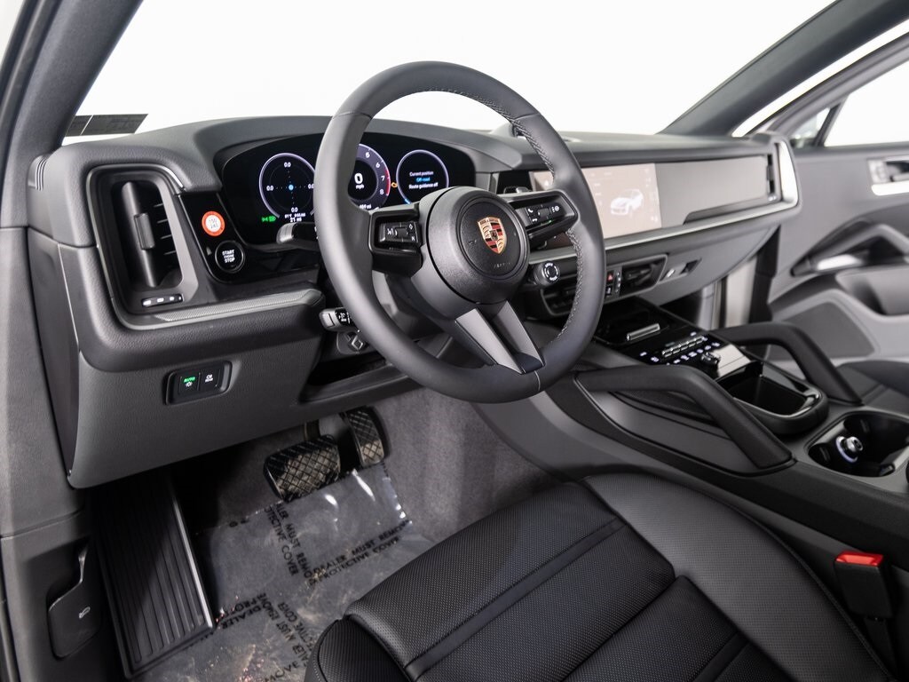 2025 Porsche Cayenne Coupe photo 4