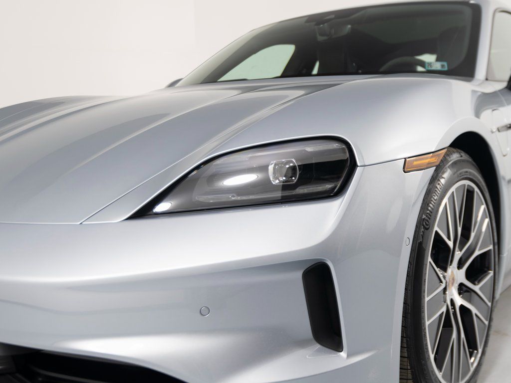 2026 Porsche Taycan Base - Photo 35