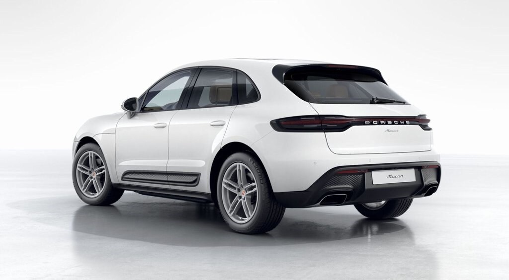 2025 Porsche Macan T photo 3