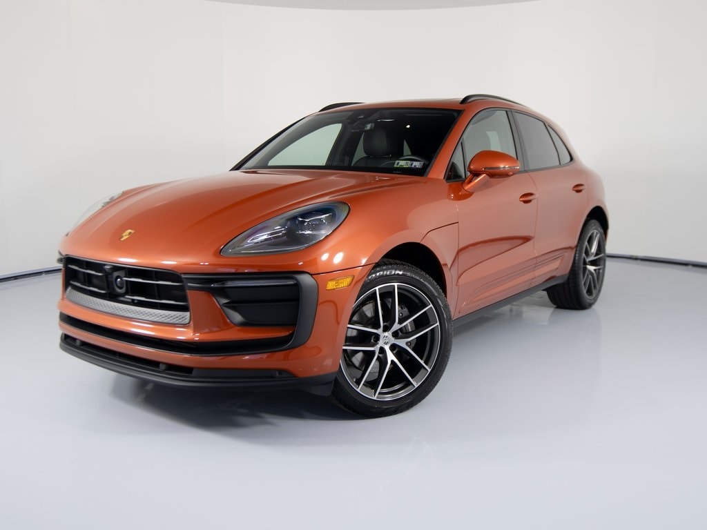 2025 Porsche Macan's photo