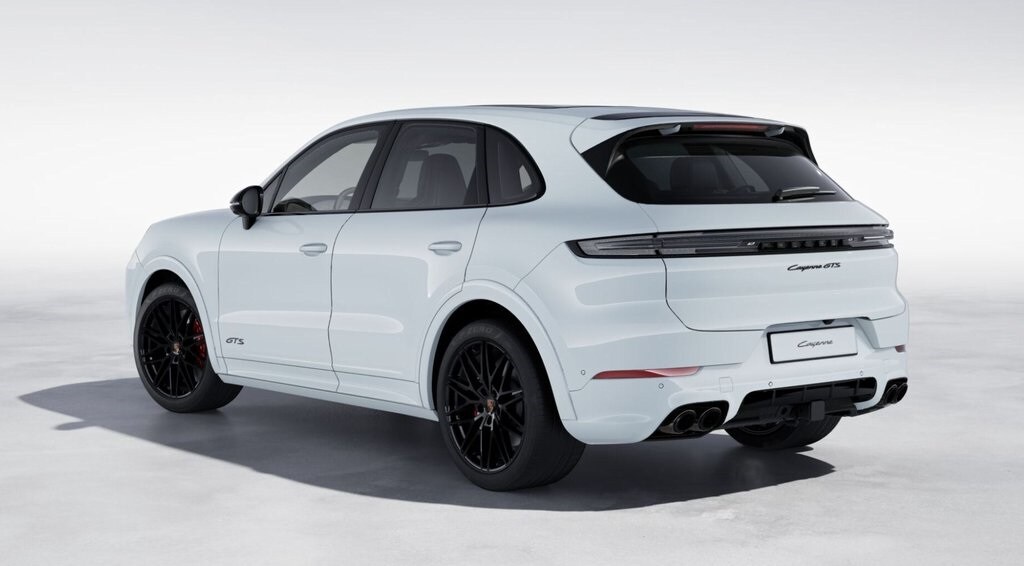 2026 Porsche Cayenne GTS photo 3