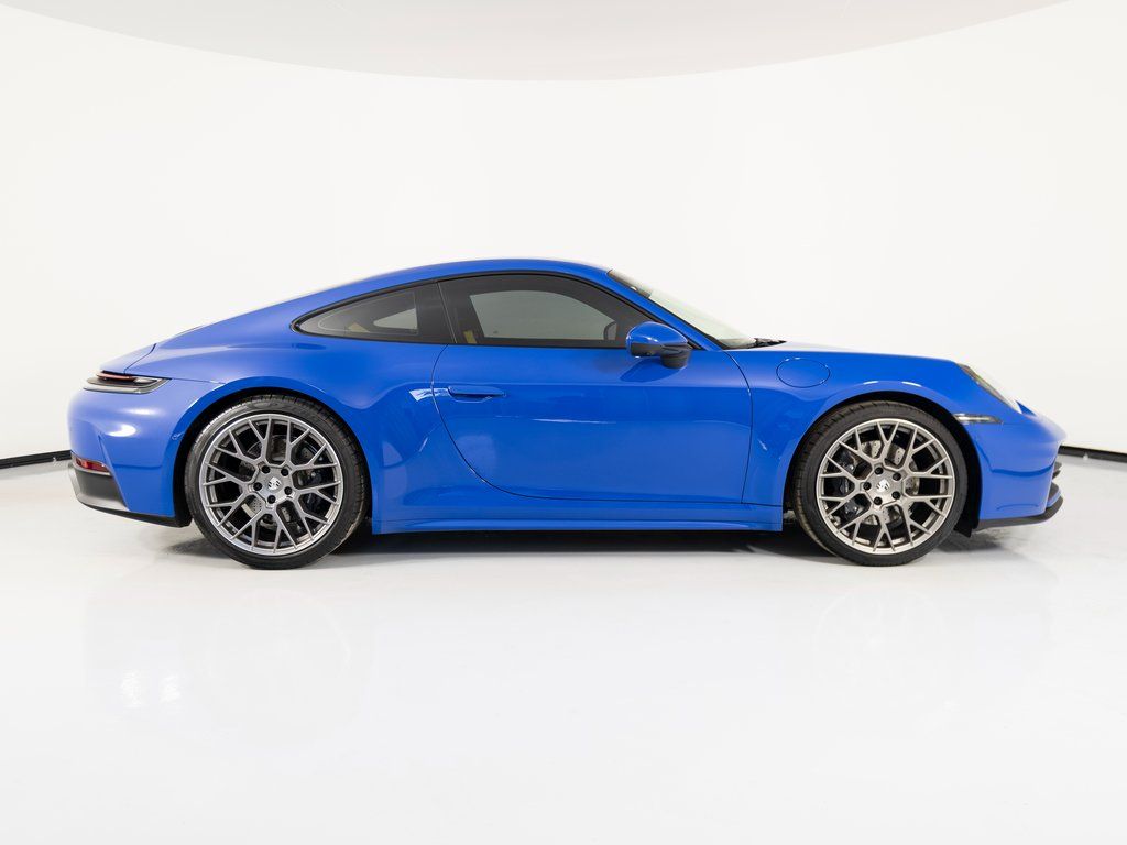 2025 Porsche 911 - Photo 9