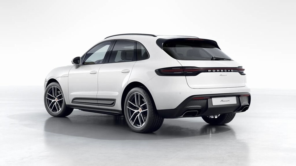 2026 Porsche Macan T photo 3