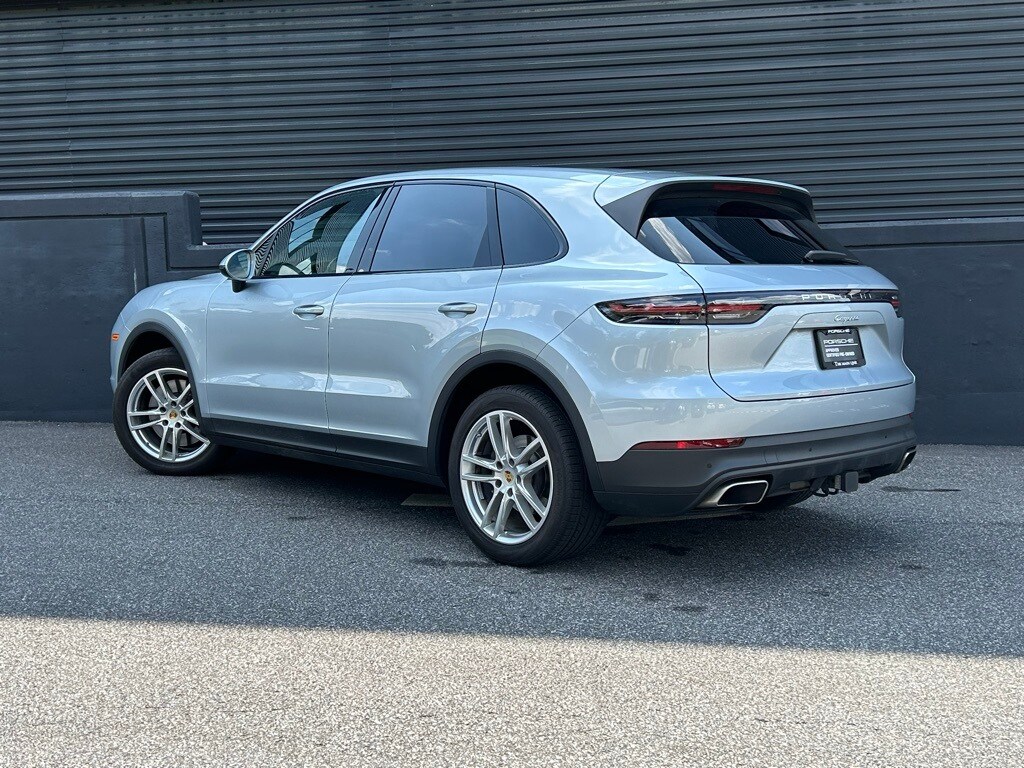 2023 Porsche Cayenne Platinum Edition photo 3