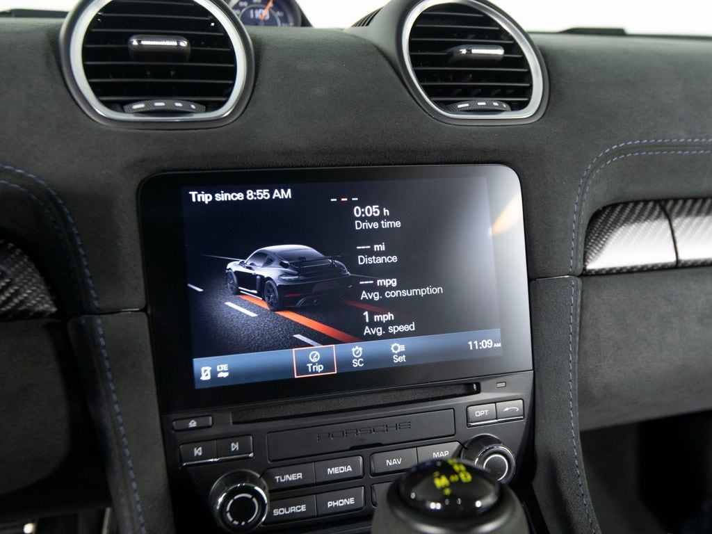 2024 Porsche 718 GT4 RS - Photo 24