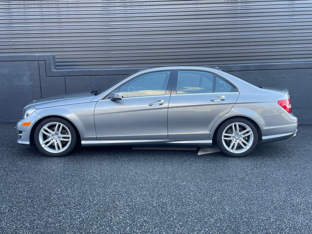 Used 2012 Mercedes-Benz C-Class C300 Luxury with VIN WDDGF8BB9CA712554 for sale in Newtown Square, PA