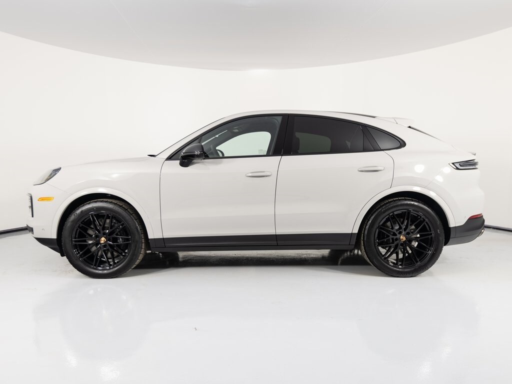 2025 Porsche Cayenne Coupe photo 2