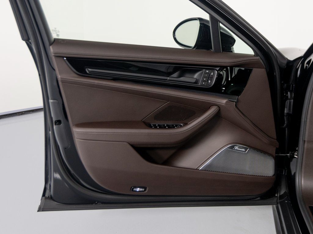 2026 Porsche Panamera Turbo E-Hybrid - Photo 15