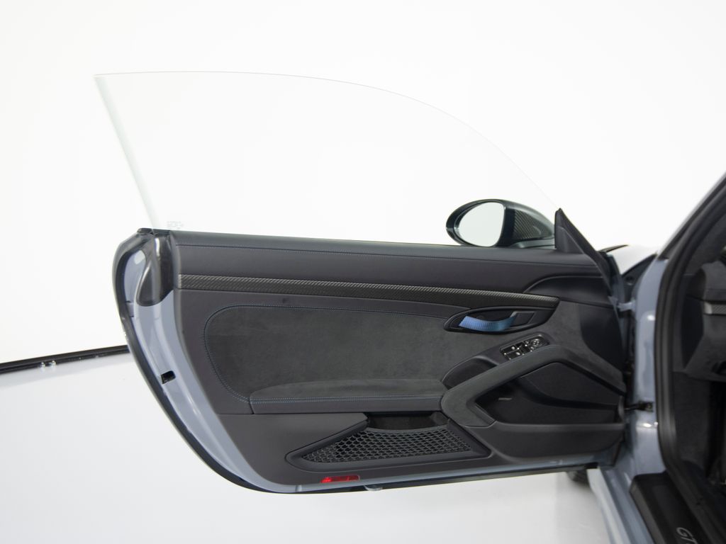 2024 Porsche 718 GT4 RS - Photo 16