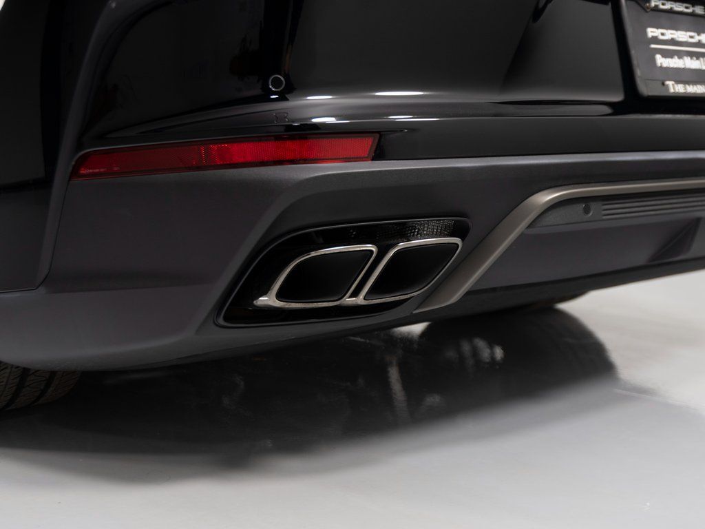2026 Porsche Panamera Turbo E-Hybrid - Photo 13
