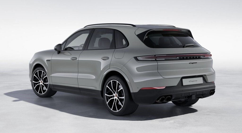 2026 Porsche Cayenne E-Hybrid photo 3