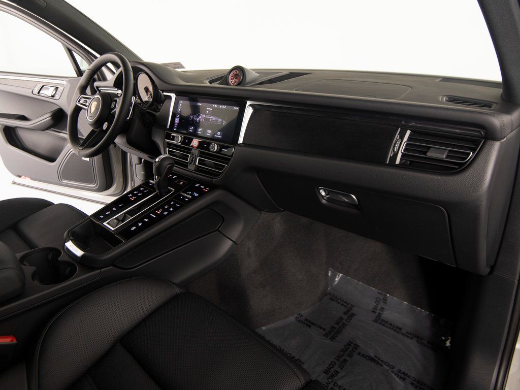 2026 Porsche Macan GTS - Photo 28
