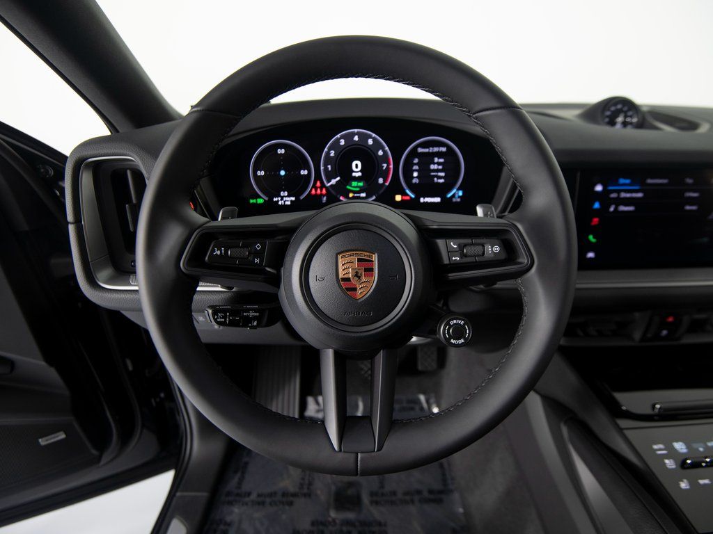 2026 Porsche Cayenne Coup E-Hybrid - Photo 17
