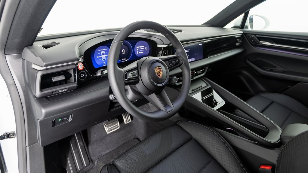 2025 Porsche Macan Electric photo 4