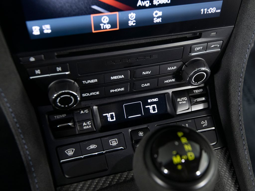 2024 Porsche 718 GT4 RS - Photo 25