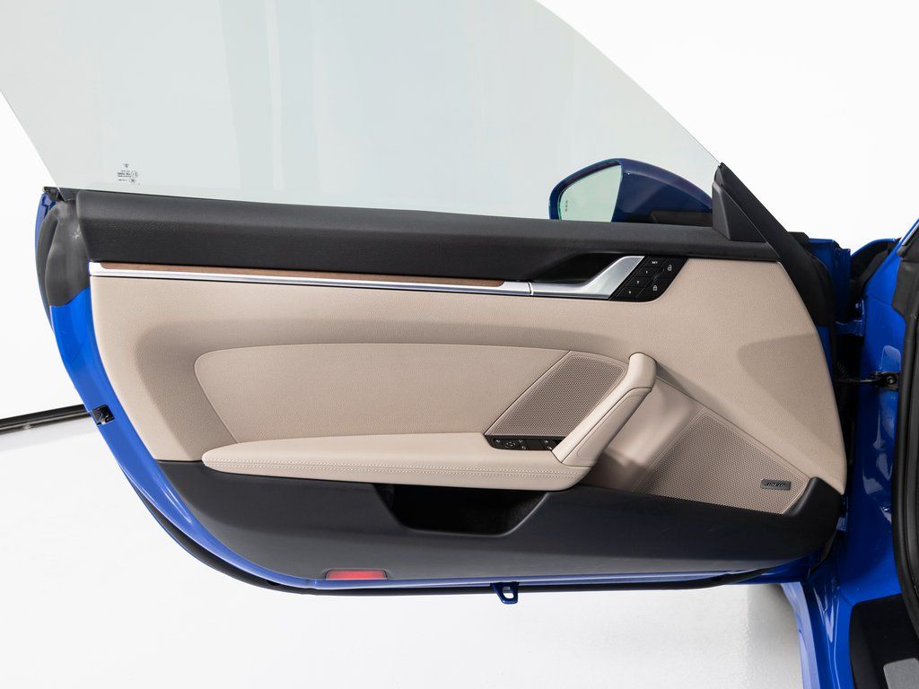2025 Porsche 911 - Photo 23