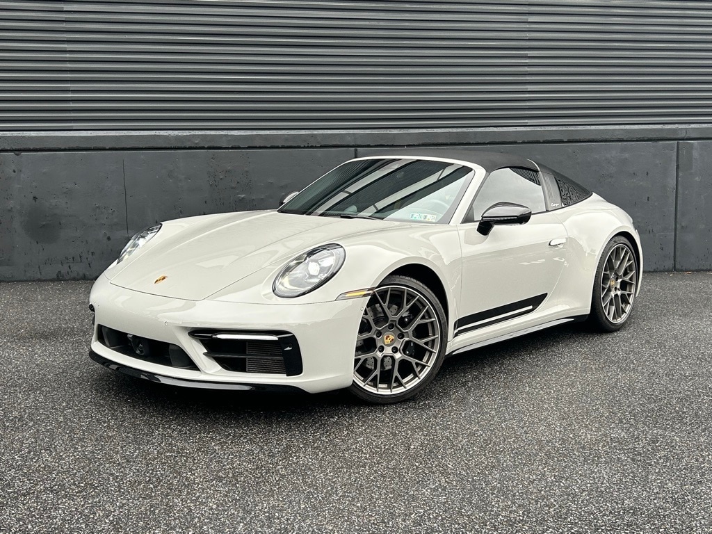 2022 Porsche 911 GTS's photo
