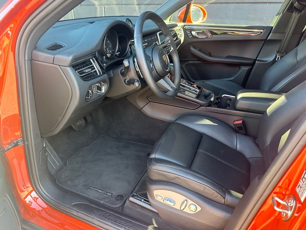 Certified 2025 Porsche Macan  SUV