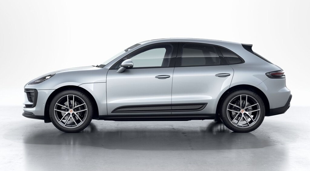 2026 Porsche Macan T photo 2