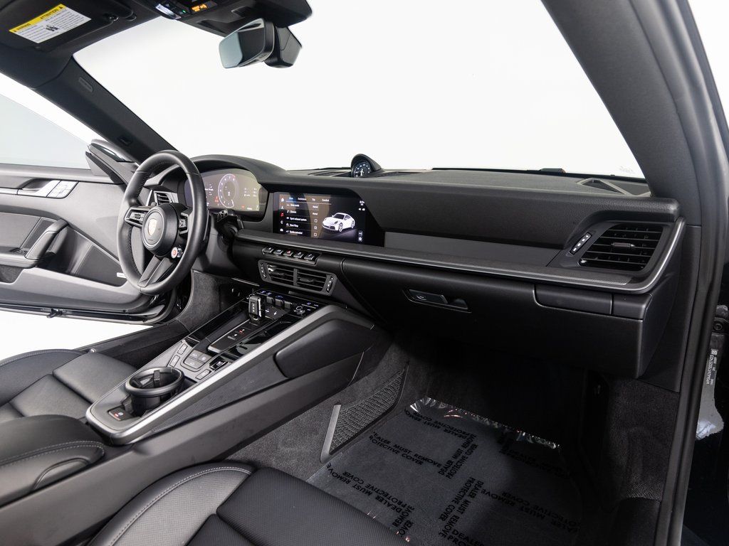 2025 Porsche 911 - Photo 28