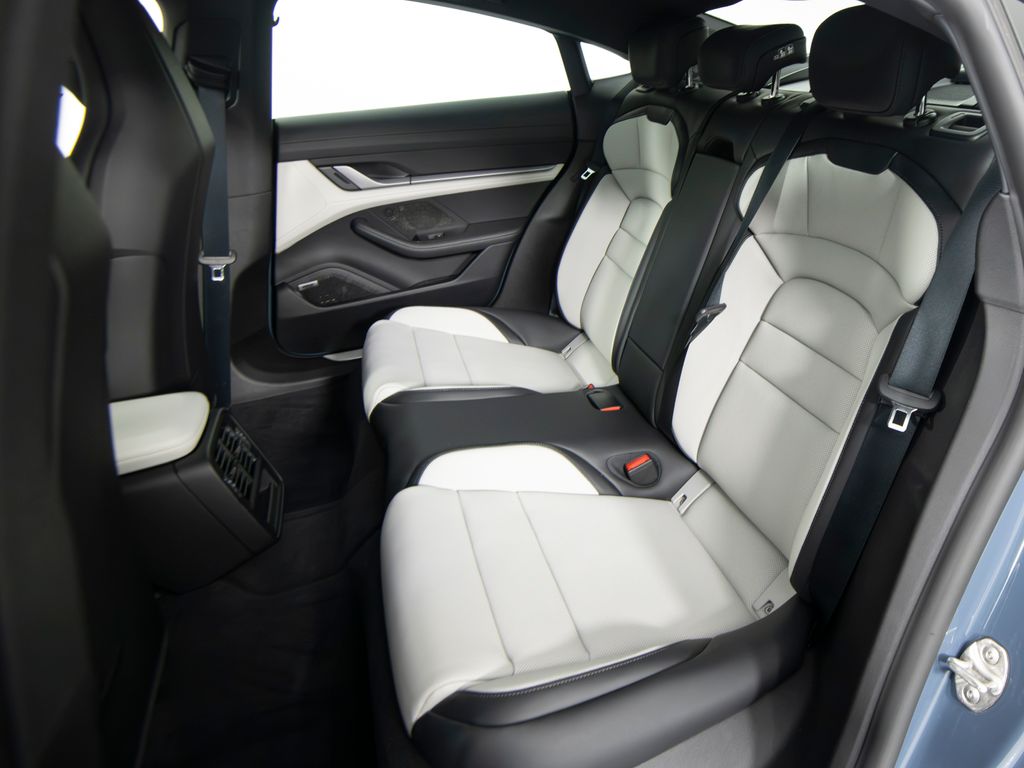 2026 Porsche Taycan Base - Photo 30