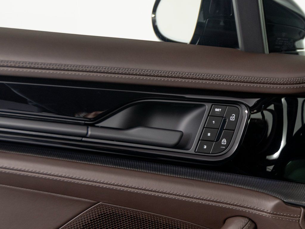 2026 Porsche Panamera Turbo E-Hybrid - Photo 16
