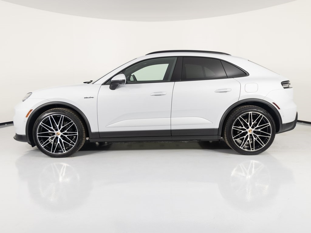 Certified 2024 Porsche Macan Base with VIN WP1AA2XA7RL003268 for sale in Newtown Square, PA
