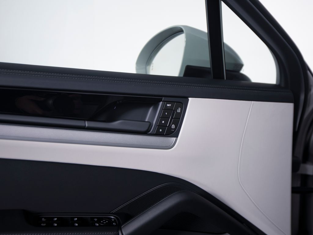 2026 Porsche Cayenne Coup S E-Hybrid - Photo 16