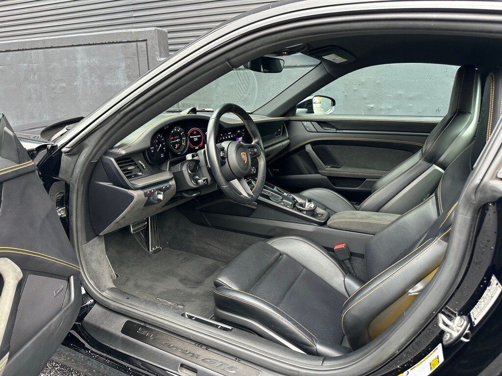 2023 Porsche 911 GTS photo 4