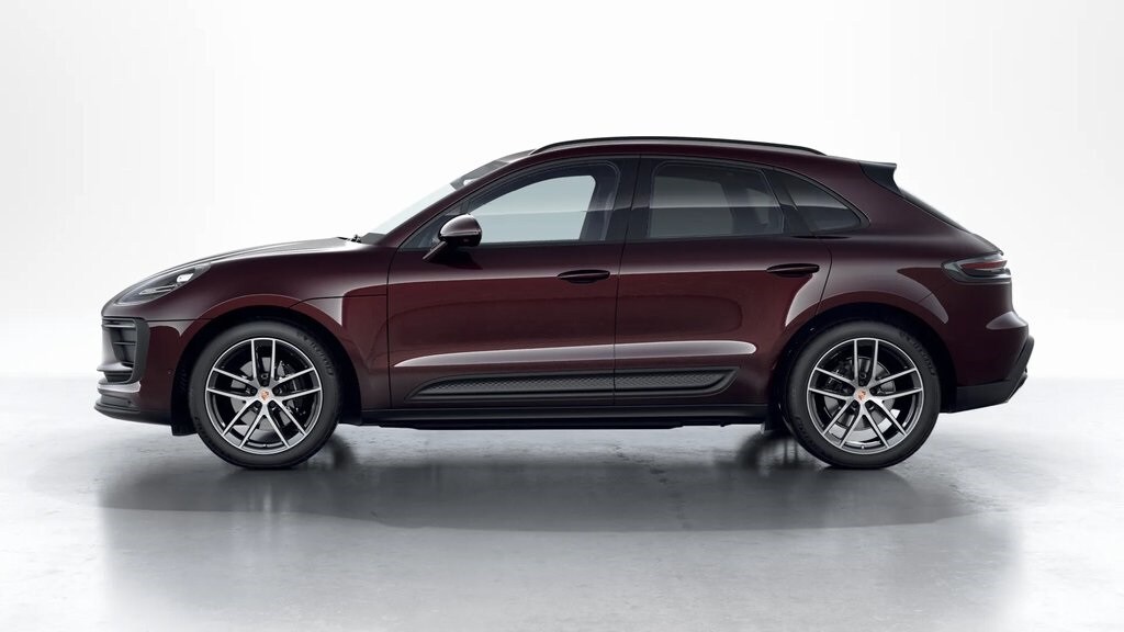 2026 Porsche Macan T photo 2
