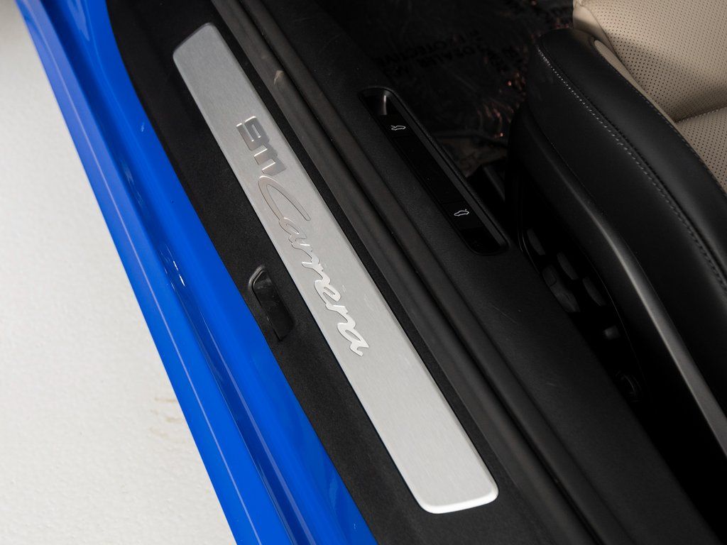 2025 Porsche 911 - Photo 31
