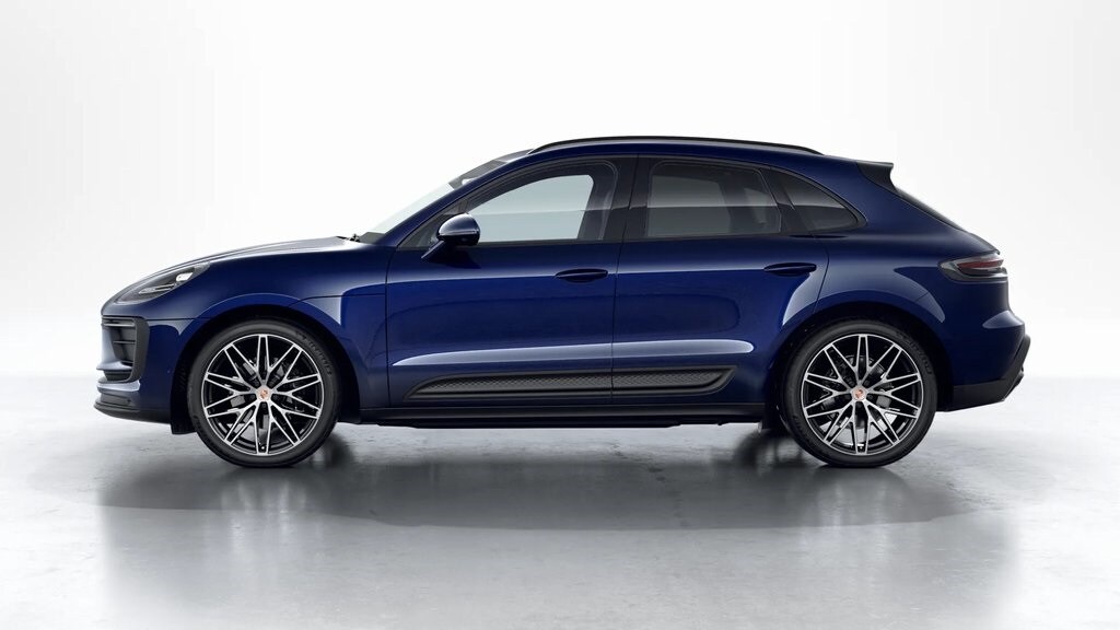 2026 Porsche Macan T photo 2