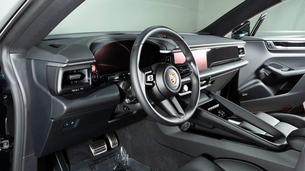 2025 Porsche Macan Electric photo 4
