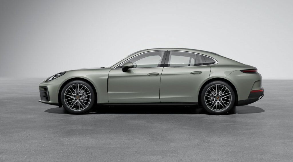 2026 Porsche Panamera 4 photo 2