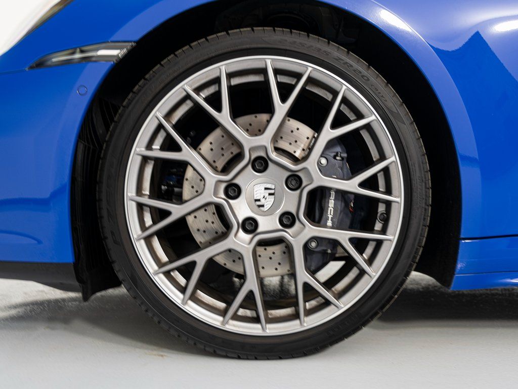 2025 Porsche 911 - Photo 12