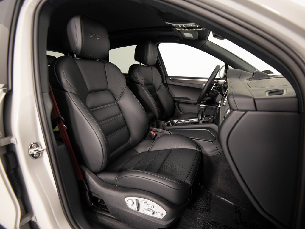 2026 Porsche Macan GTS - Photo 32