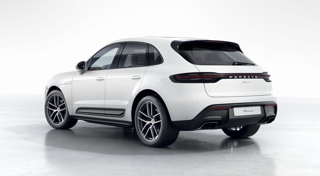 2026 Porsche Macan T photo 3