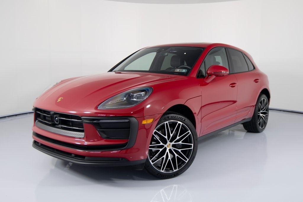 2025 Porsche Macan T's photo