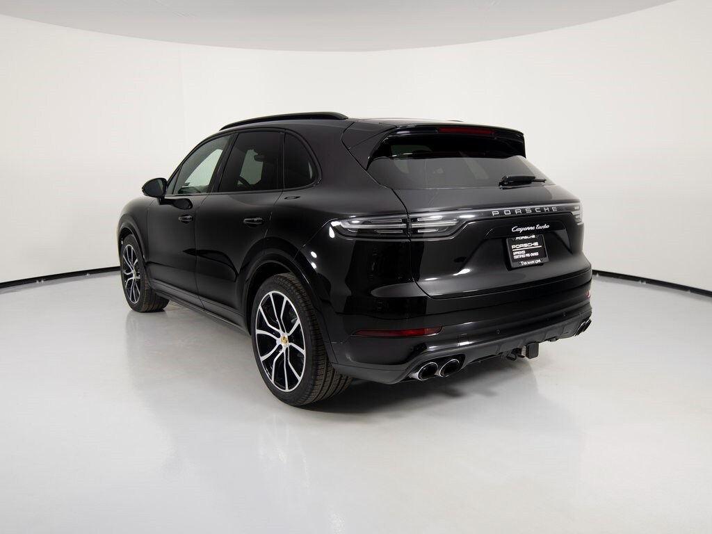 2023 Porsche Cayenne Turbo photo 3