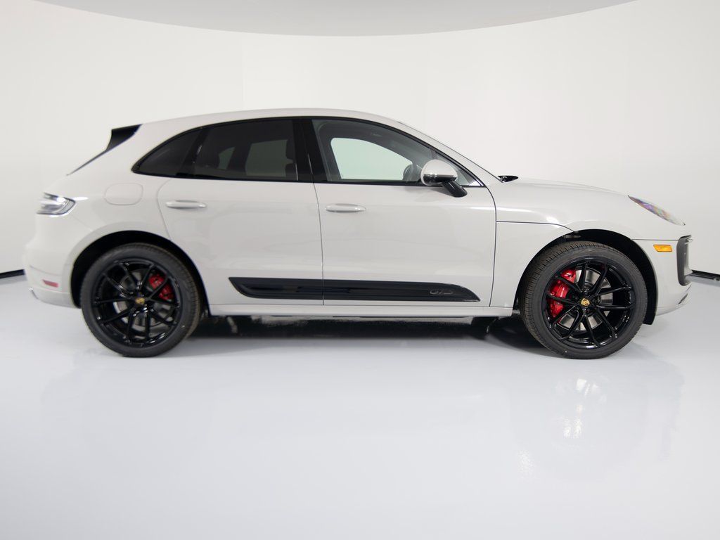 2026 Porsche Macan GTS - Photo 8
