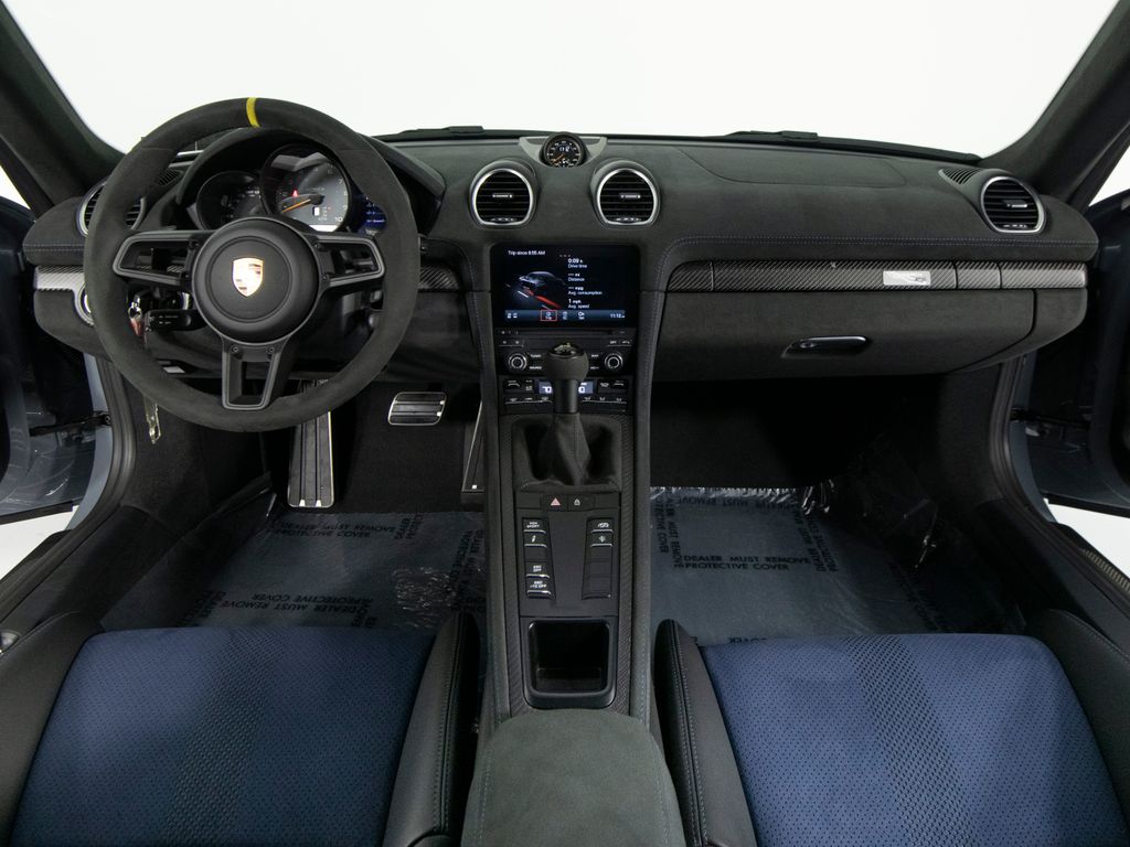 2024 Porsche 718 GT4 RS - Photo 35