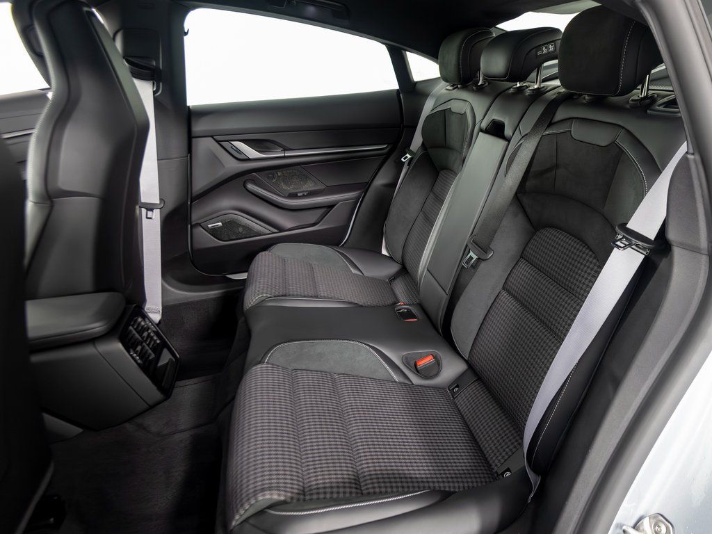 2026 Porsche Taycan Base - Photo 31