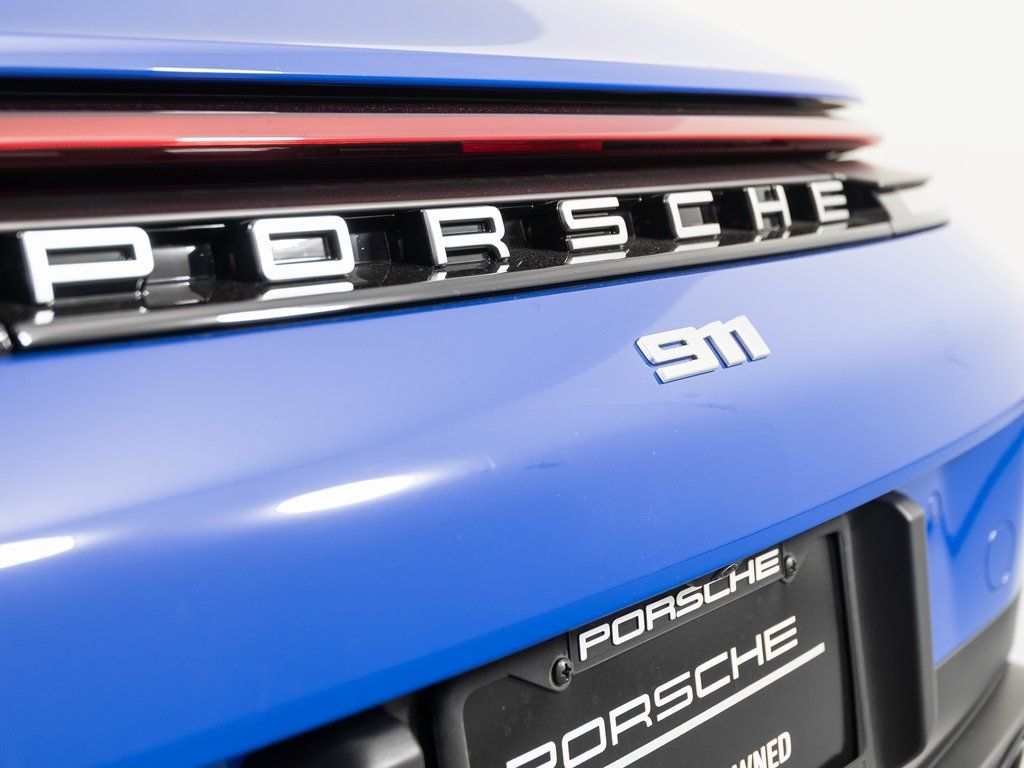 2025 Porsche 911 - Photo 15