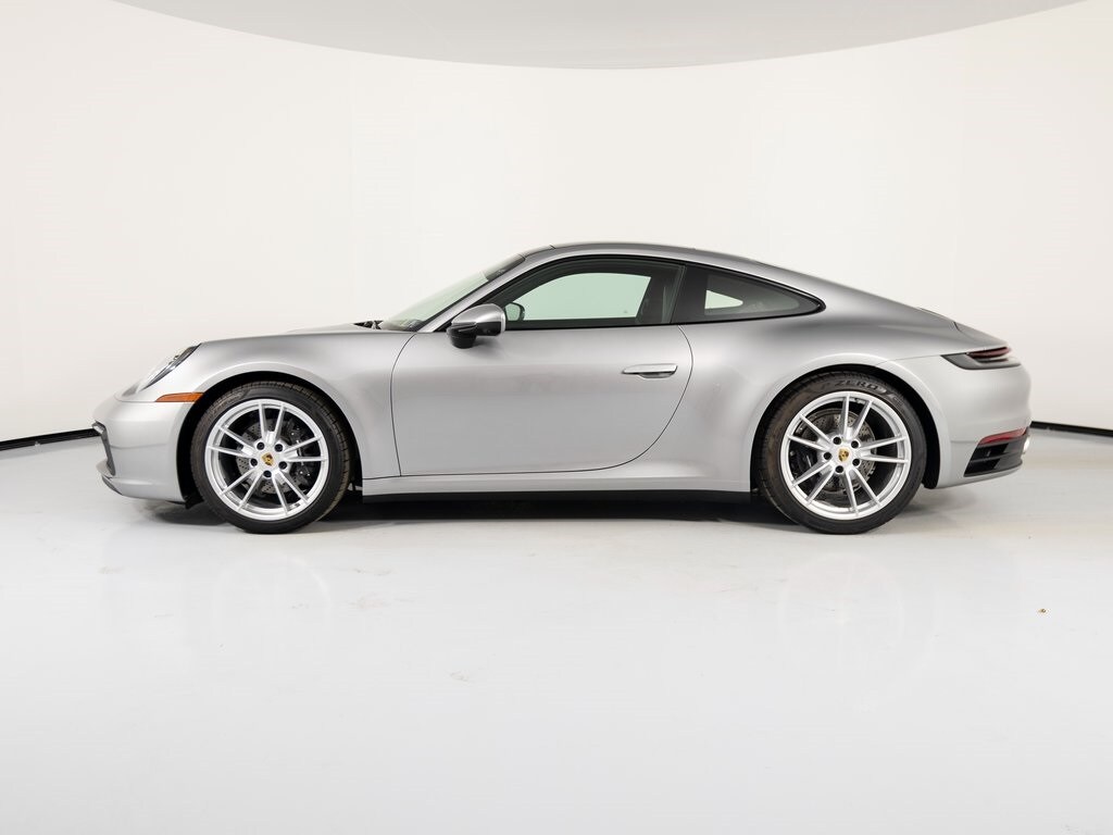 2024 Porsche 911 T 4 photo 2
