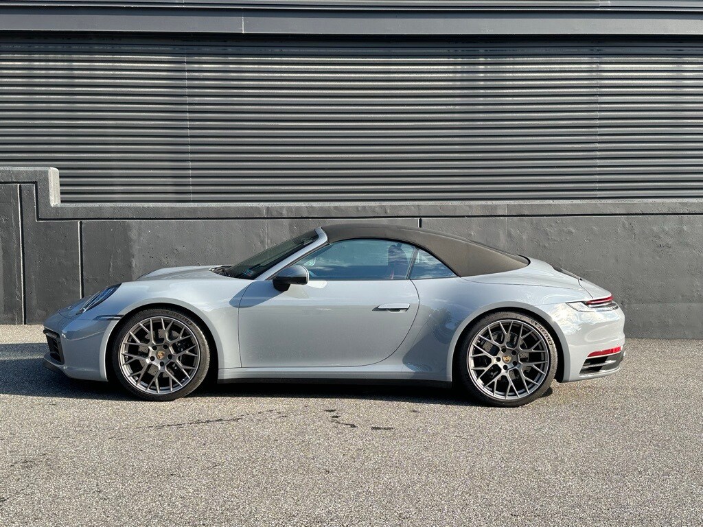2023 Porsche 911 4 GTS Cabriolet photo 2