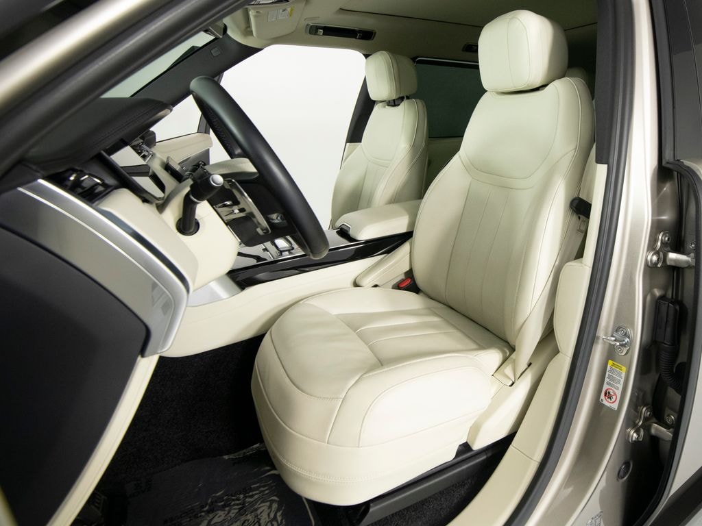 Used 2025 Land Rover Range Rover SE SUV